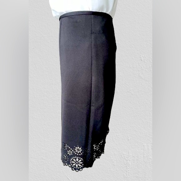 Calvin Klein skirt with geometric laser cut at the hem. Size 10 - Picture 3 of 6
